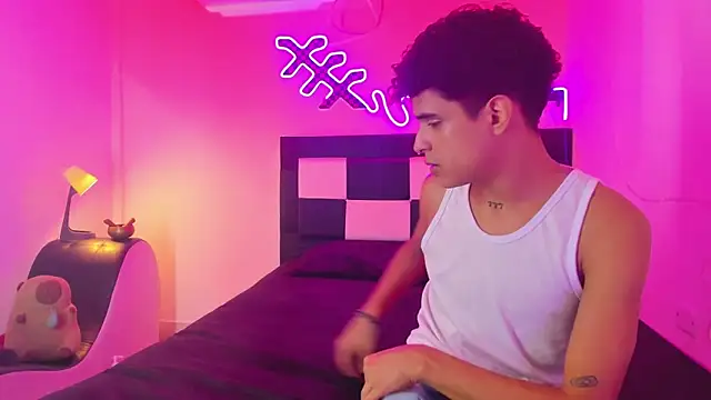 Snapshot of Lucky_boys__X chatting on October 5, 6:02 pm Lucky boys  X online show from October 5, 6:02 pm