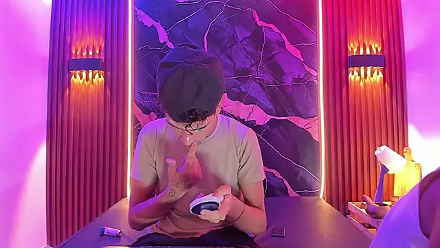 Snapshot of Lucky_boys__X chatting on October 9, 11:47 am Lucky boys  X online show from October 9, 11:47 am