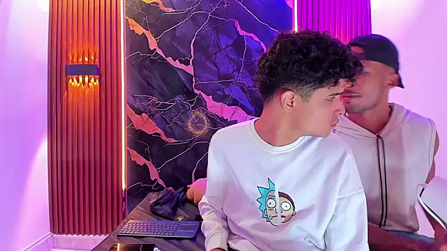 Snapshot of Lucky_boys__X chatting on September 27, 1:40 pm Lucky boys  X online show from September 27, 1:40 pm