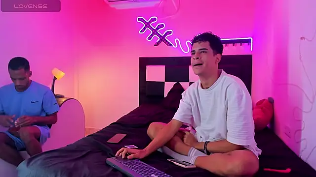 Snapshot of Lucky_boys__X chatting on September 25, 12:04 pm Lucky boys  X online show from September 25, 12:04 pm