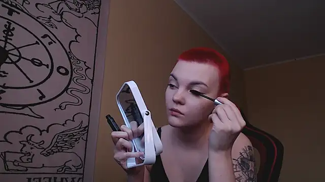 KrisNeal online show from February 7, 10:08 am