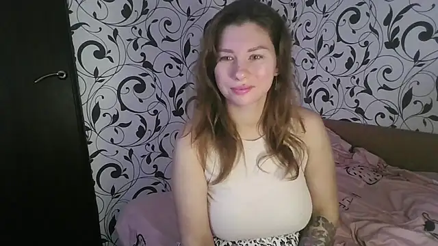 Snapshot of YourEmilie chatting on October 27, 9:38 am YourEmilie online show from October 27, 9:38 am