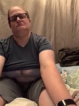 lindamarie  online show from September 26, 1:03 am