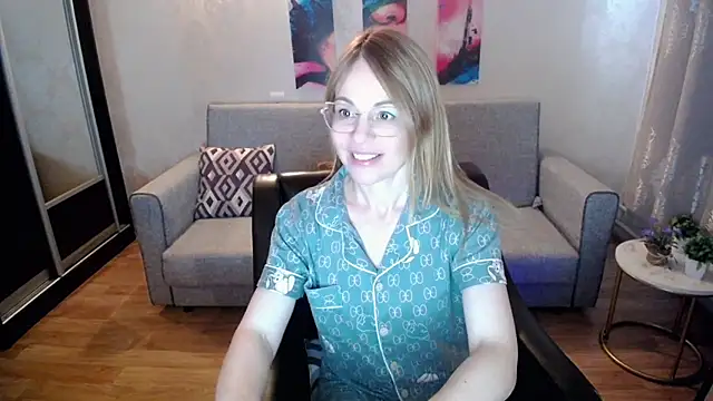 shy hot cat online show from October 17, 9:23 am