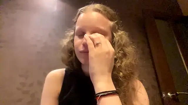 GlyndaCaver online show from October 11, 2:09 pm