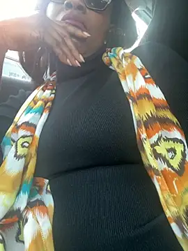 douceebene online show from October 15, 4:31 pm