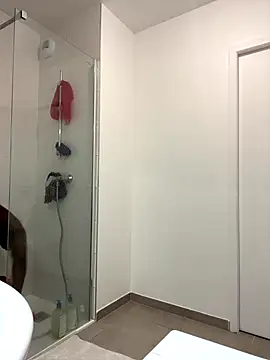 douceebene online show from October 30, 7:37 pm