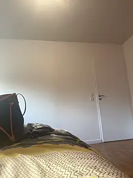 douceebene online show from October 7, 2:32 pm