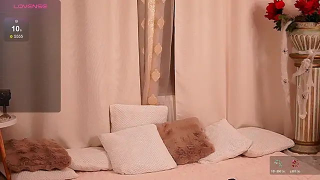 PlayfulAvalyn online show from October 31, 1:18 am