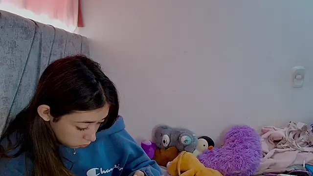 kimmy vegga2 online show from October 21, 4:00 pm