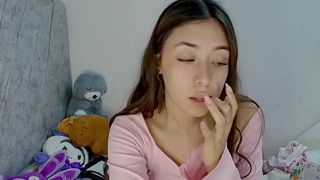 kimmy vegga2 online show from October 10, 4:17 am