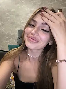 Elizabeth Tay online show from September 23, 6:17 pm