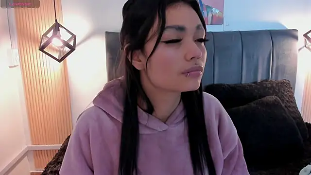 Evaa rosee  online show from September 29, 11:48 am