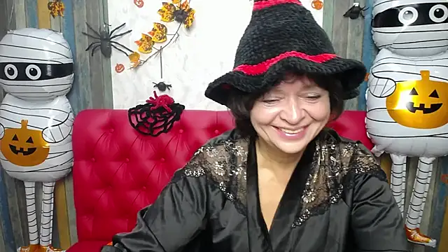 Snapshot of MaltaFora chatting on October 31, 12:20 pm MaltaFora online show from October 31, 12:20 pm