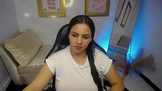 Mialover v online show from October 24, 8:27 pm