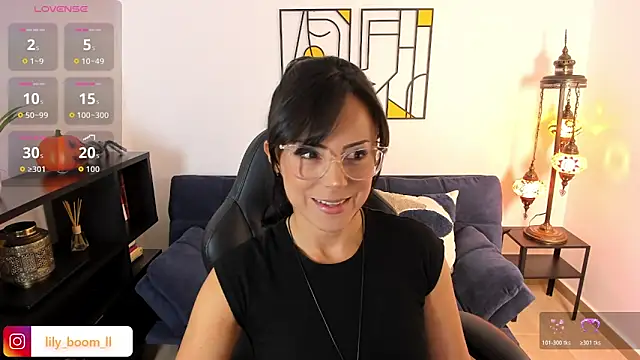 Snapshot of Lyliboomm chatting on October 23, 9:43 pm Lyliboomm online show from October 23, 9:43 pm