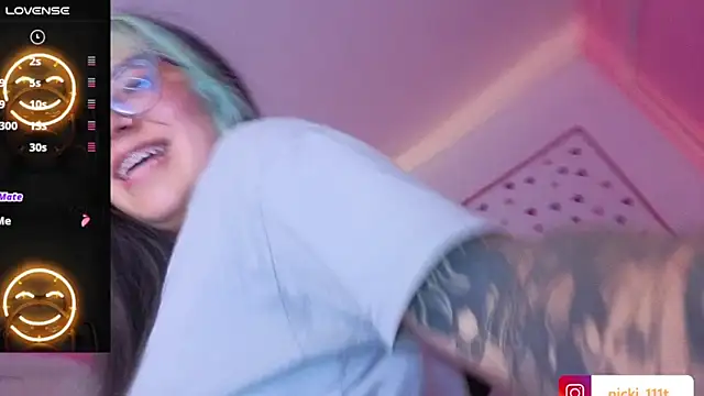 nicte t  online show from October 16, 9:06 pm