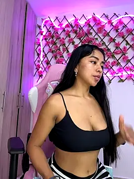 RaquelOficial online show from October 23, 4:35 pm