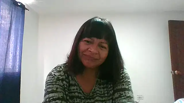 adri89-g online show from April 21, 2:24 pm