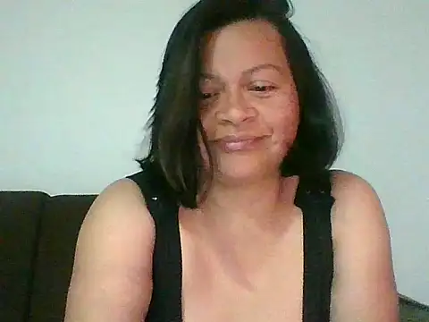 Snapshot of adri89-g chatting on October 3, 10:48 pm adri89-g online show from October 3, 10:48 pm