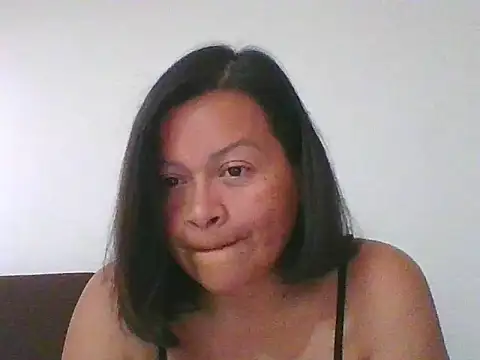 Snapshot of adri89-g chatting on October 21, 4:33 pm adri89-g online show from October 21, 4:33 pm