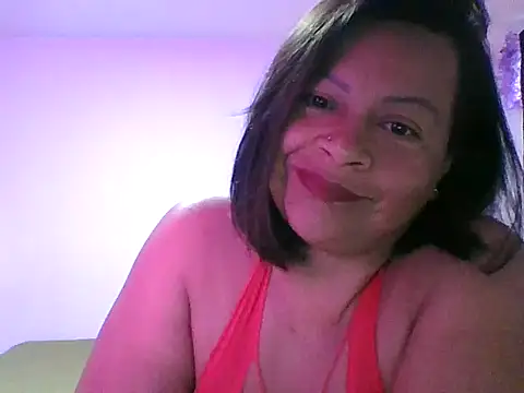 Snapshot of adri89-g chatting on October 16, 11:46 am adri89-g online show from October 16, 11:46 am