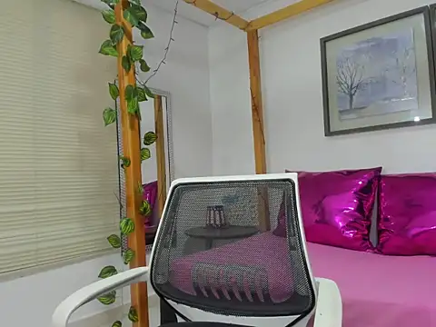 Snapshot of ElianaCollins chatting on September 30, 3:01 am ElianaCollins online show from September 30, 3:01 am