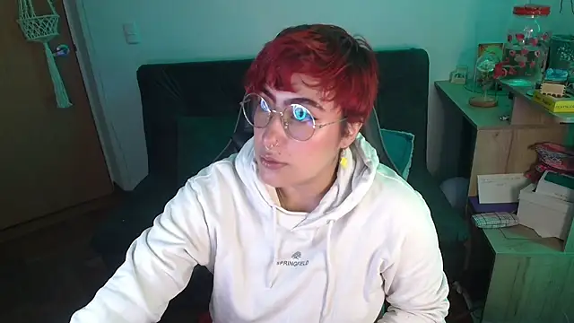 Miacatsito3 online show from December 17, 3:44 am