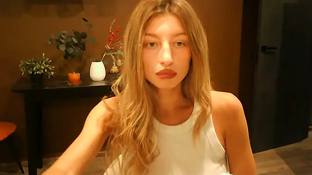 Miralyn online show from September 24, 9:14 pm