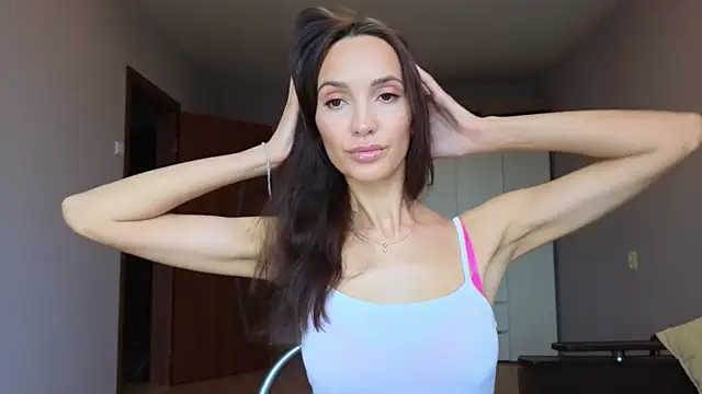 Snapshot of Lillian-Clark chatting on October 22, 8:08 am Lillian-Clark online show from October 22, 8:08 am