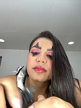 Snapshot of SienaWild chatting on October 12, 2:25 am SienaWild online show from October 12, 2:25 am