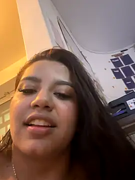 Snapshot of SienaWild chatting on October 23, 4:29 am SienaWild online show from October 23, 4:29 am