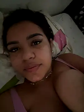 Snapshot of SienaWild chatting on October 14, 6:43 pm SienaWild online show from October 14, 6:43 pm