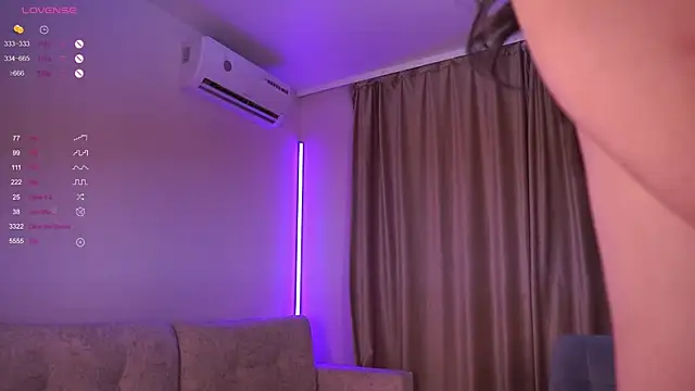 Snapshot of Jupiter_Boobs chatting on September 25, 3:33 pm Jupiter Boobs online show from September 25, 3:33 pm