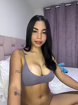 karolaalcendra online show from January 10, 3:33 am