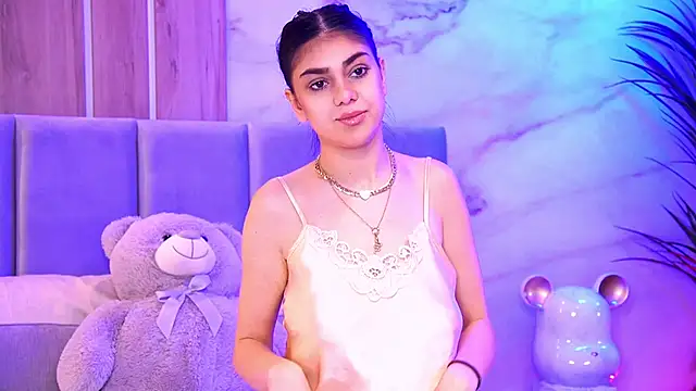 Snapshot of ZaraCapri chatting on November 2, 8:18 am ZaraCapri online show from November 2, 8:18 am