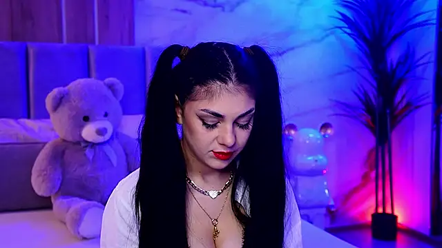 Snapshot of ZaraCapri chatting on October 31, 7:34 am ZaraCapri online show from October 31, 7:34 am