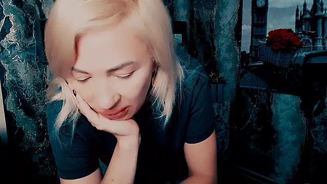 Snapshot of EmmaCat_ chatting on October 1, 6:51 am EmmaCat online show from October 1, 6:51 am