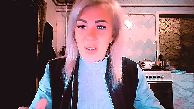 Snapshot of EmmaCat_ chatting on September 26, 8:34 am EmmaCat online show from September 26, 8:34 am