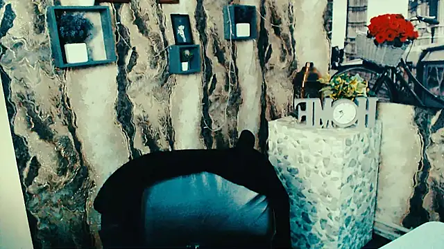 Snapshot of EmmaCat_ chatting on October 27, 6:31 am EmmaCat online show from October 27, 6:31 am