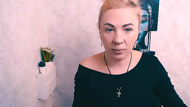 EmmaCat  online show from December 4, 6:59 am