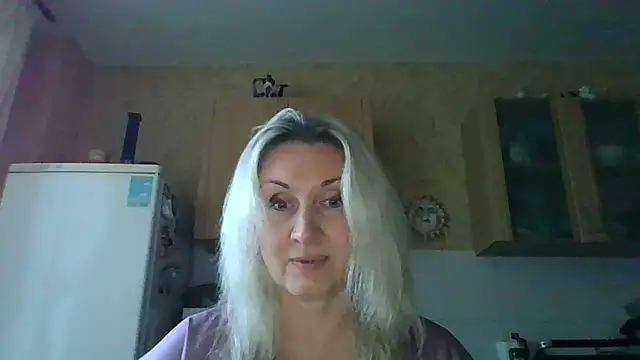 Tovelyn online show from September 30, 10:10 am