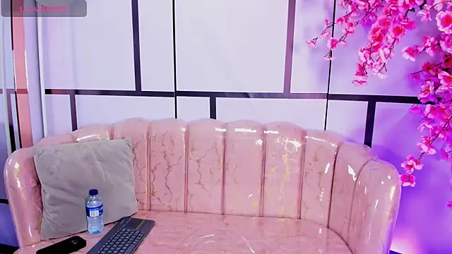 BlairJones  online show from September 20, 1:42 pm