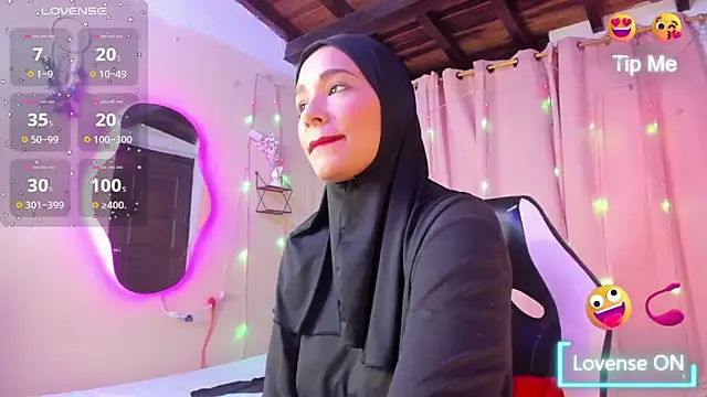 Snapshot of ShanaJamil chatting on October 14, 12:08 pm ShanaJamil online show from October 14, 12:08 pm