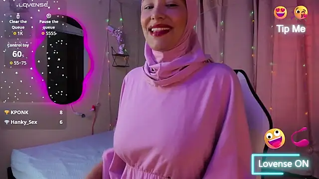 Snapshot of ShanaJamil chatting on October 16, 12:30 pm ShanaJamil online show from October 16, 12:30 pm