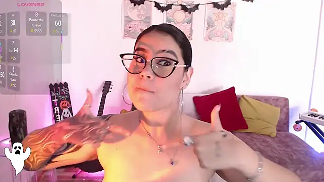 Snapshot of nicoblake chatting on October 8, 1:04 pm nicoblake online show from October 8, 1:04 pm