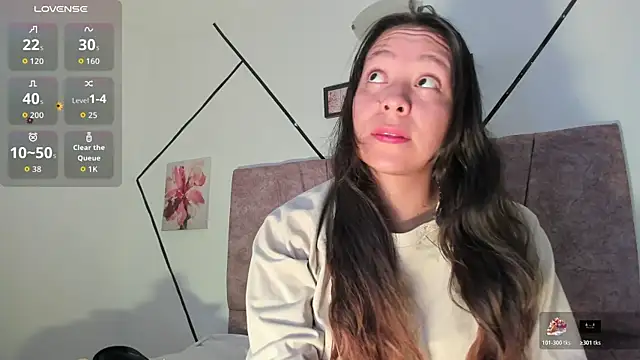 Julieta Lein online show from November 10, 11:00 pm