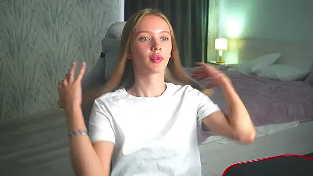 AlyssaSelmon online show from September 13, 4:42 am