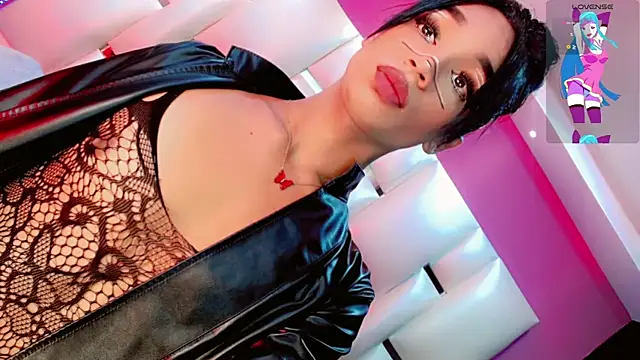 Snapshot of JessiscaWalker chatting on October 11, 10:23 pm JessiscaWalker online show from October 11, 10:23 pm