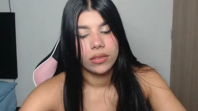 MayaScott11 online show from March 24, 7:30 pm